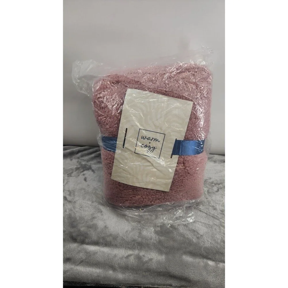 Warm‎ & Cozy Pink Throw Blanket NWT